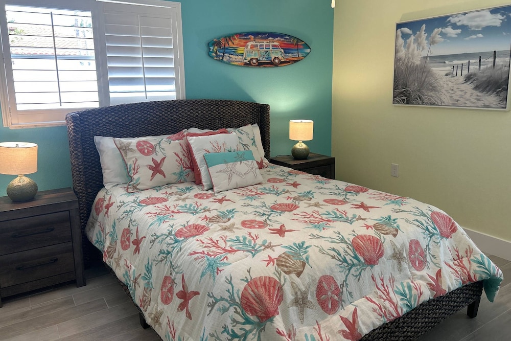 Lulu's Crescent Cottages - Entire two Unit Complex