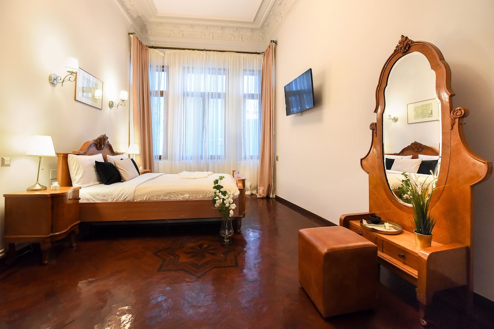 Homey - Strada Doamnei 16 view 4