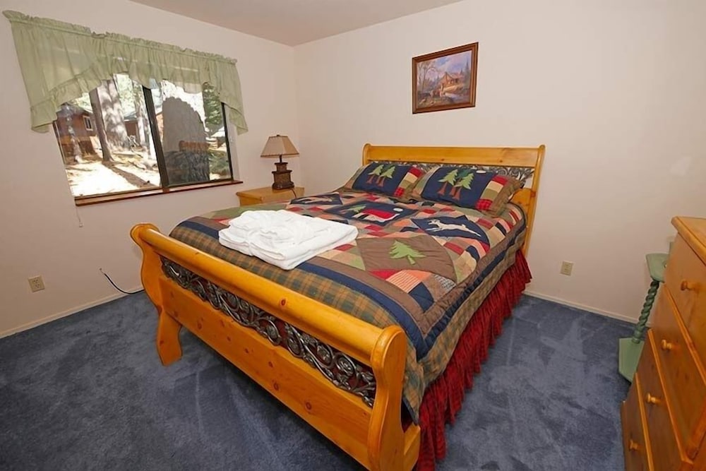 1870 Bella Coola Drive 3 Bedroom Cabin by RedAwning
