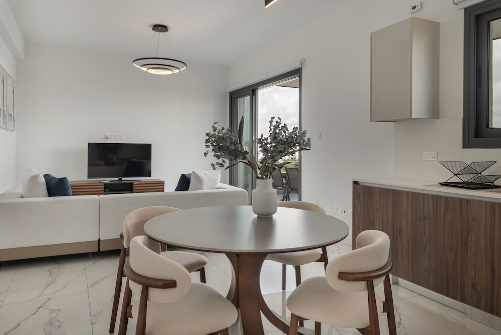 Phaedrus Living: Limassol Opalia Residences Jade