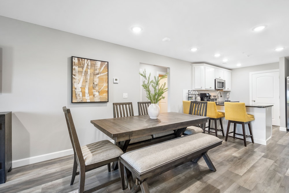Earl Grey Escape - Chic 3 Bdr!