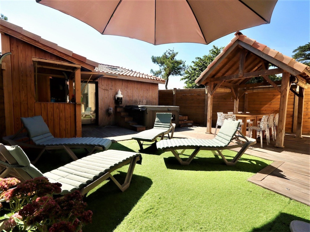 Villa in Lacanau-ocean Near Beach