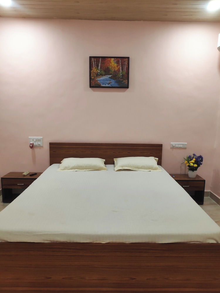 Soham Beach Resort, Diveagar