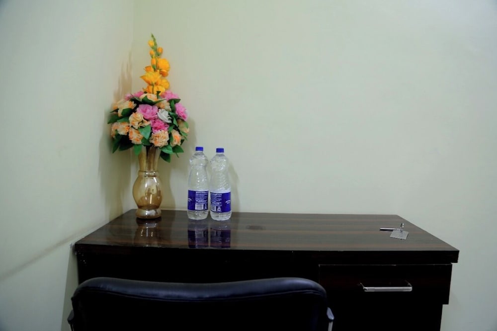 Hotel Livinn by F9 - Property Image 8