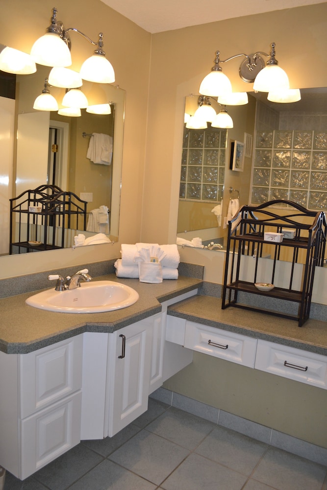 Sea Oats Beach Resort by Liberte
