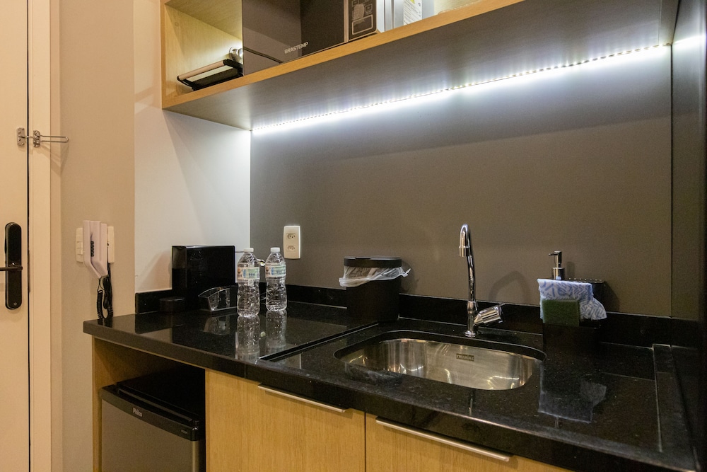ESD - Studios E-Side By Anora Spaces