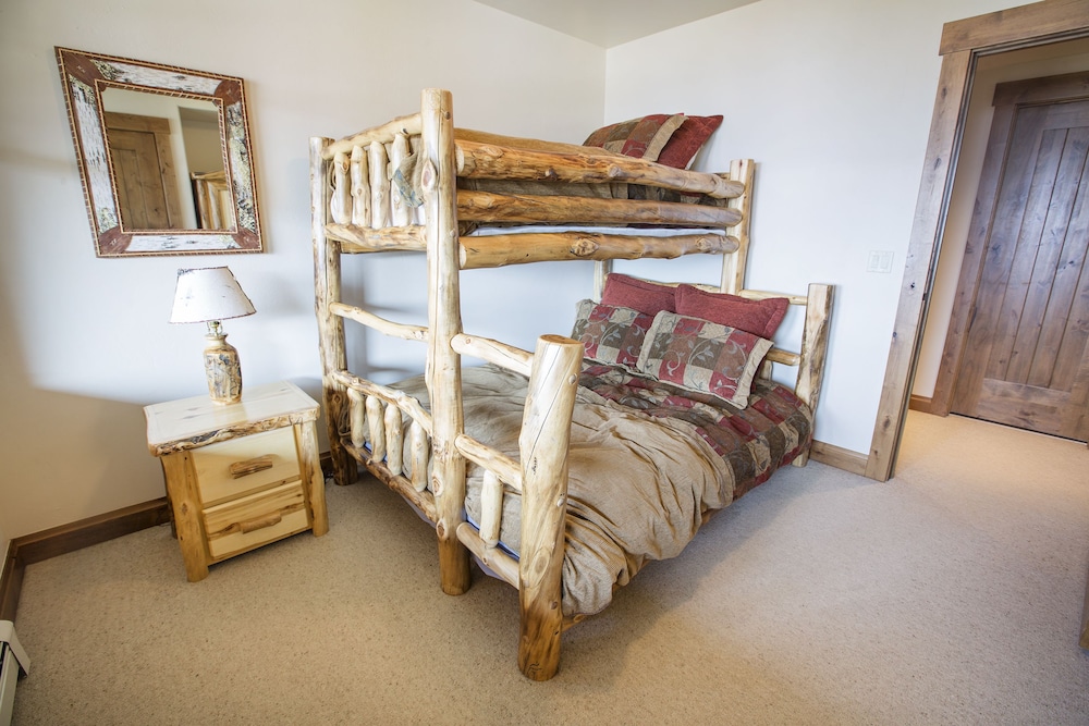 WestWall Lodge - Property Image 18