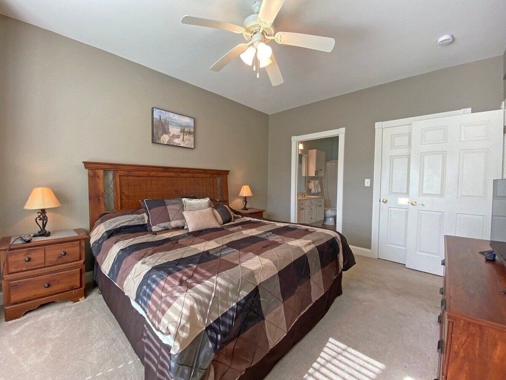 Magnolia Pointe Luster Leaf 4847-101 3 Bedroom Condo