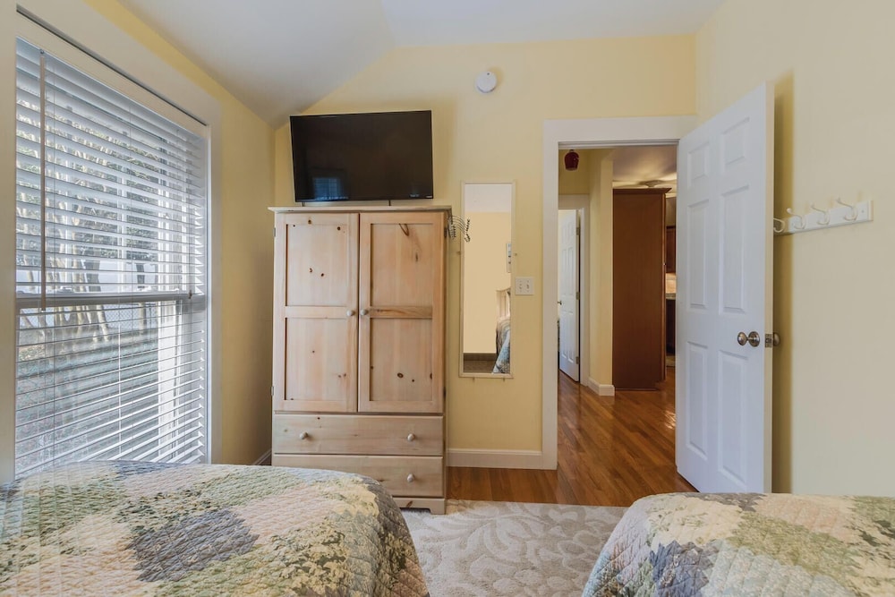 Delaware Avenue 34B