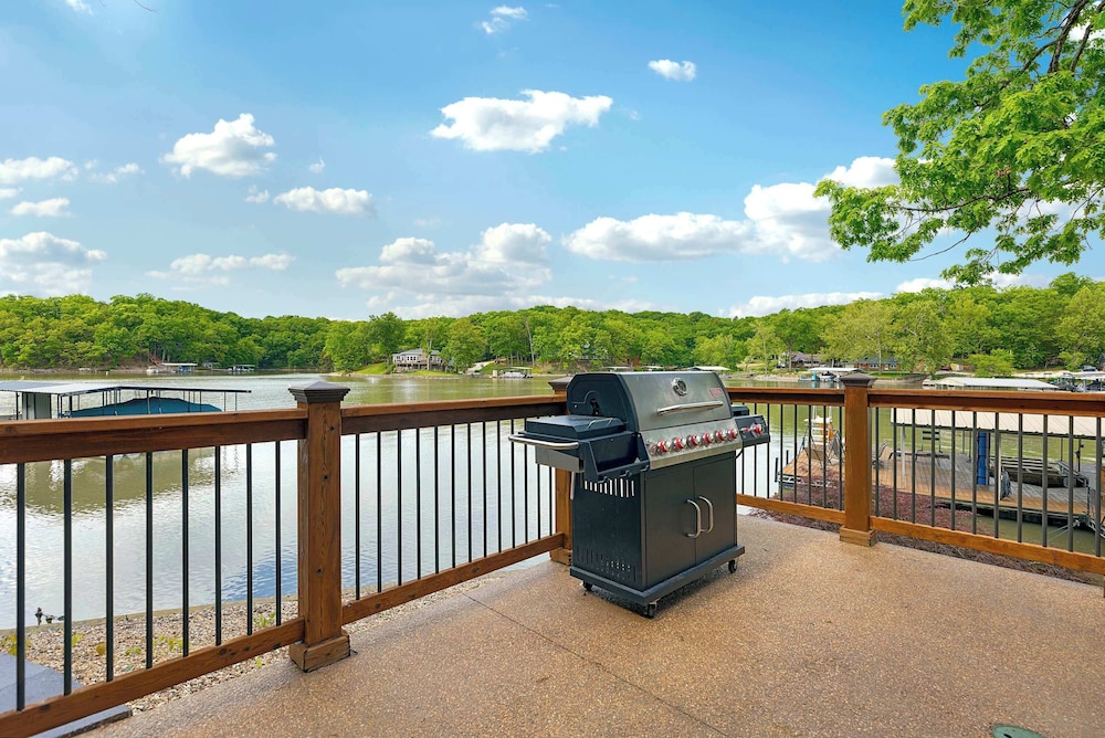 Trails End Hideaway Waterfront