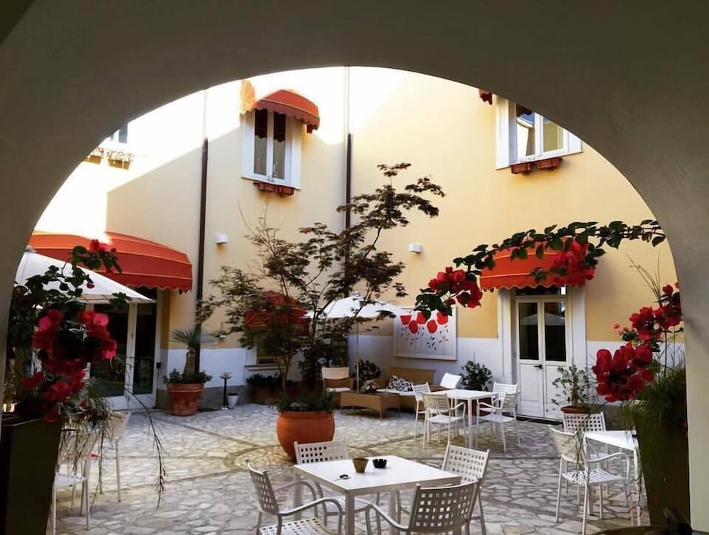 San Leucio Resort