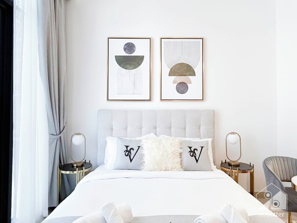 Elegant Studio With Balcony on the Riviera Dubai