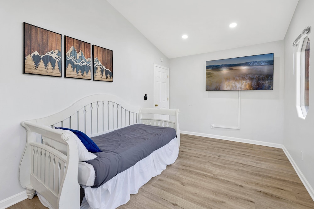 Mountain View Manor #2546