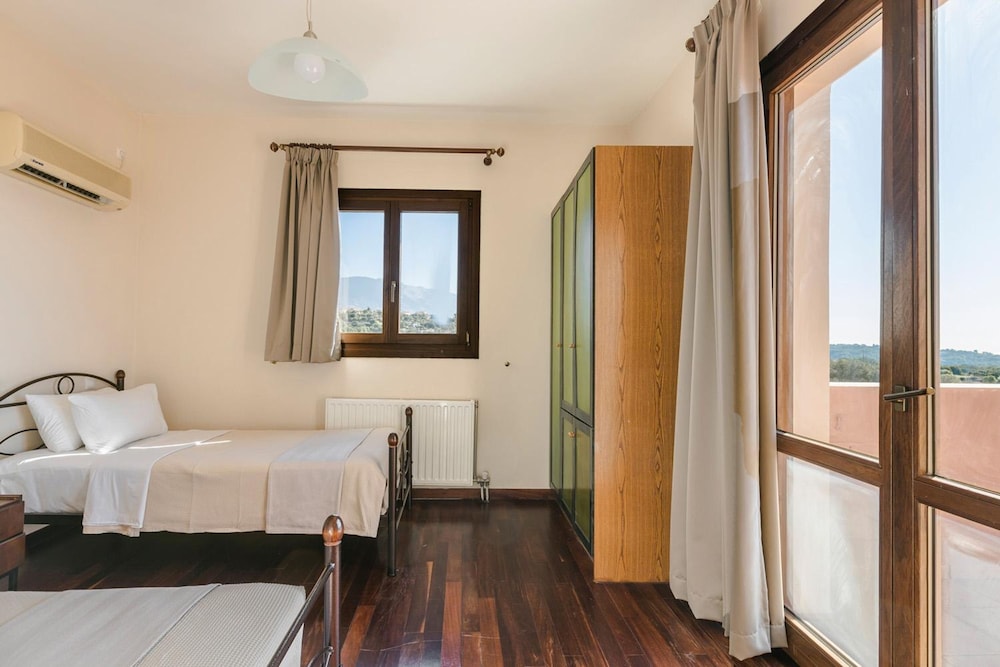 Ilios Kefalonia With 3 Bedrooms and 3 Bathrooms