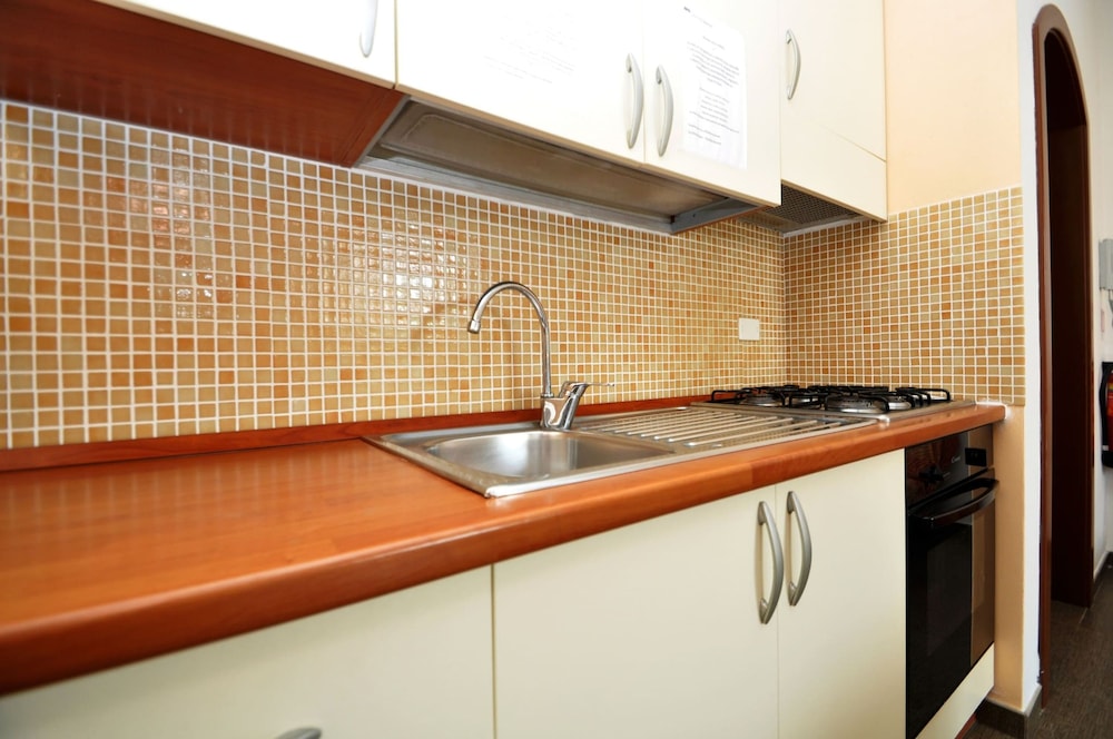 Arainn Lupiae - House for 3 Guests in Residence With Pool