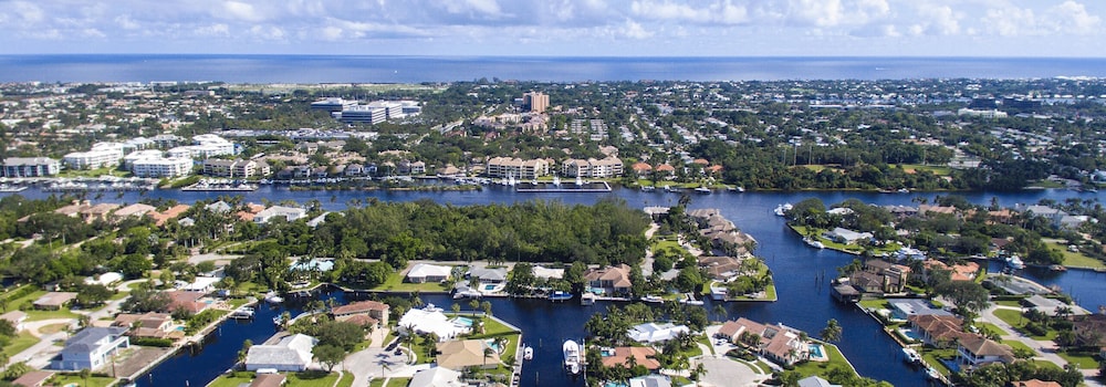 Palm Beach Paradise | Villa w/ Beach, Pool, Cinema & Tiki