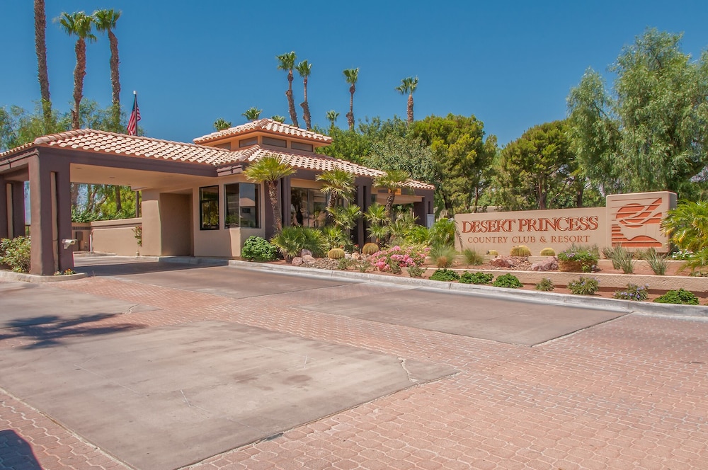 Best Value in Palm Springs for 4 Persons City License146,17751,17753,17754,17755 view 5