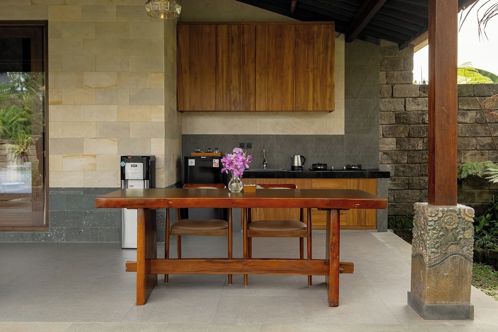 Agrapana Ubud Villa