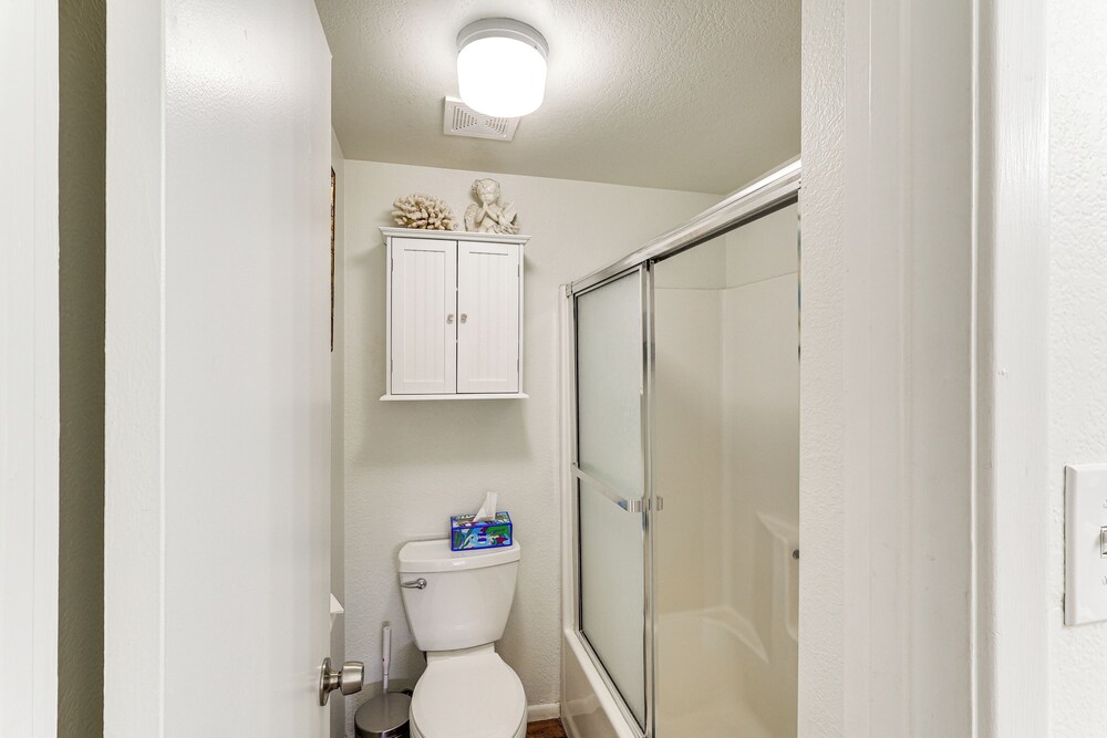 Walk to Rotary Park: LHC Condo w/ Private Patio