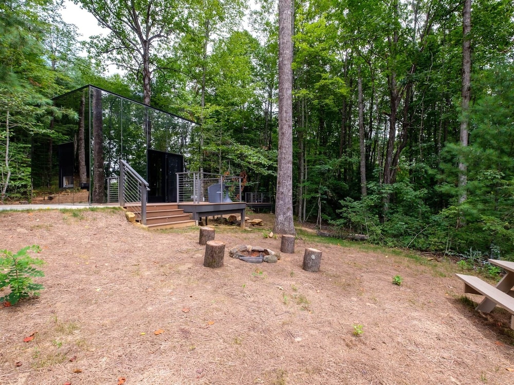 Mirror Cabin - Reflections