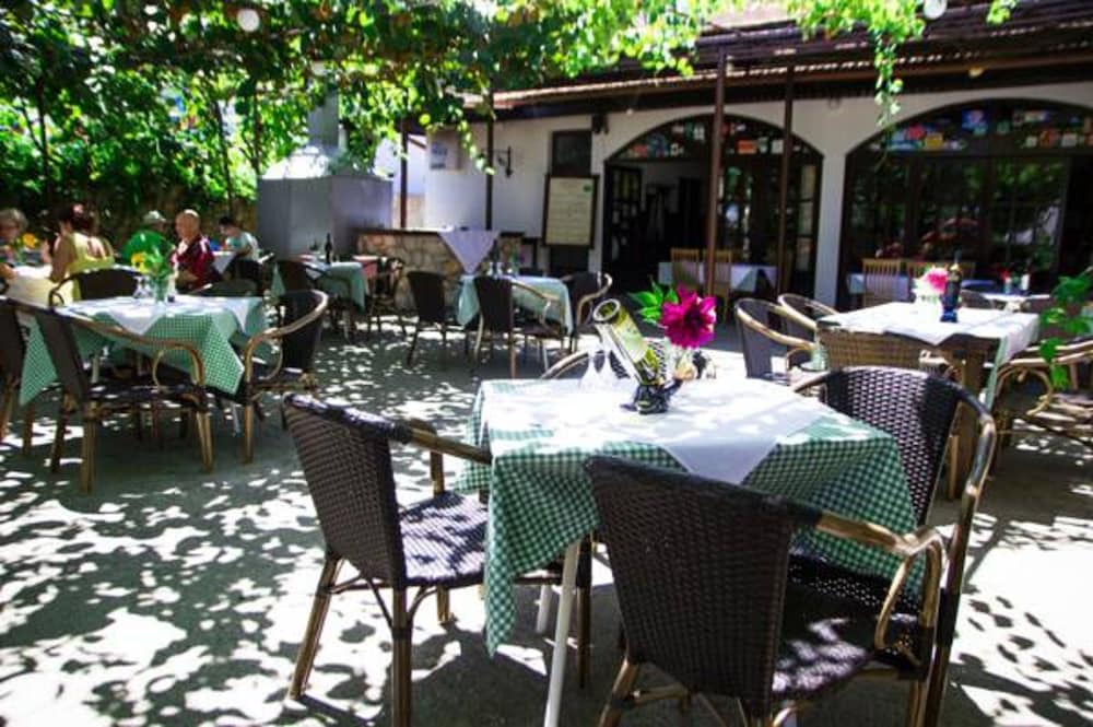 B&B Lovac Azurina