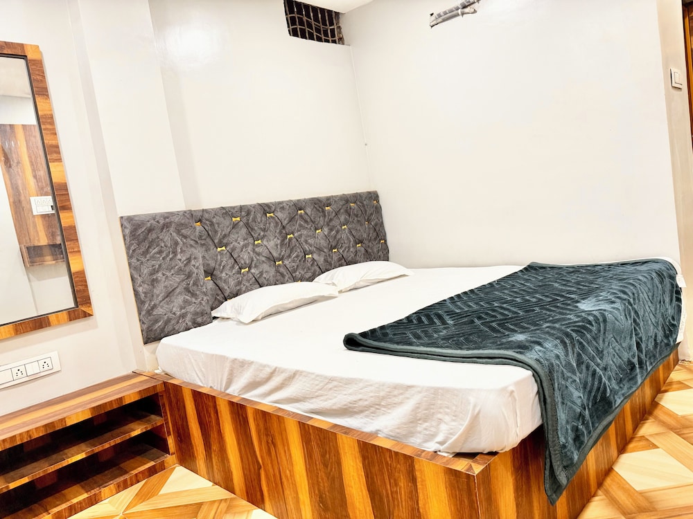 Hotel DMD Inn near Temple & Rail Staion