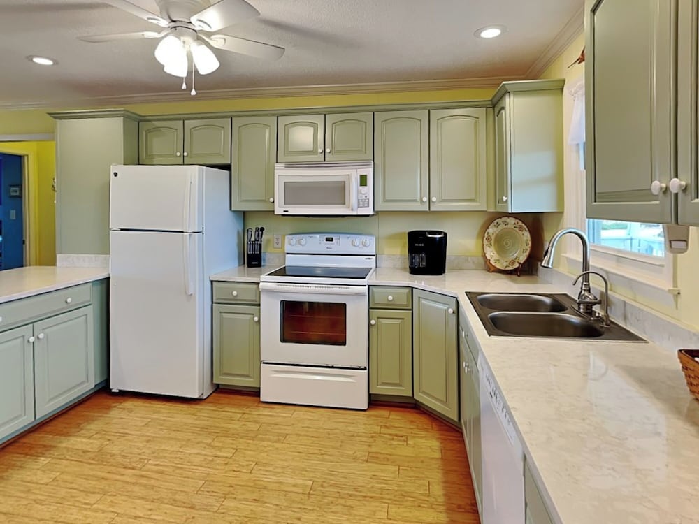 On Island Time by Topsail Realty