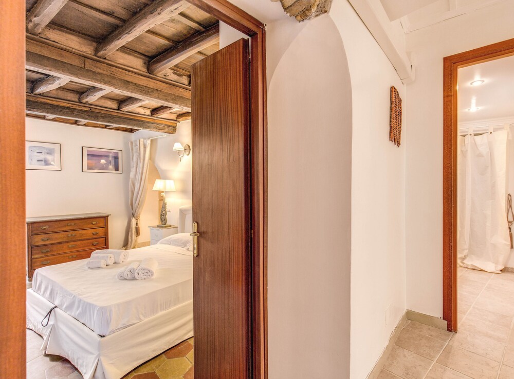 HI Navona apartment