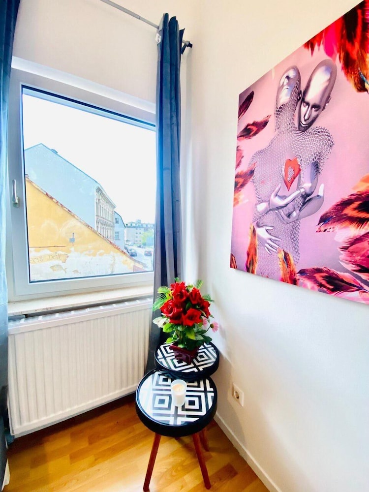 Spacious 4BR Apt Perfect for Groups