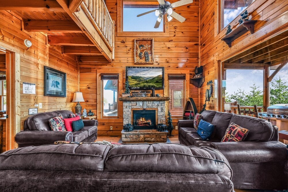 Extravagant View 3 Bedrooms 3 Bathrooms Cabin