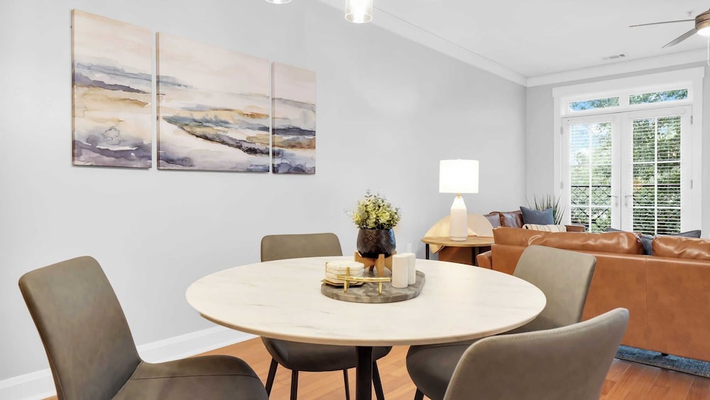 2 Suites Walkable Historic District Location The Juliette by Avantstay
