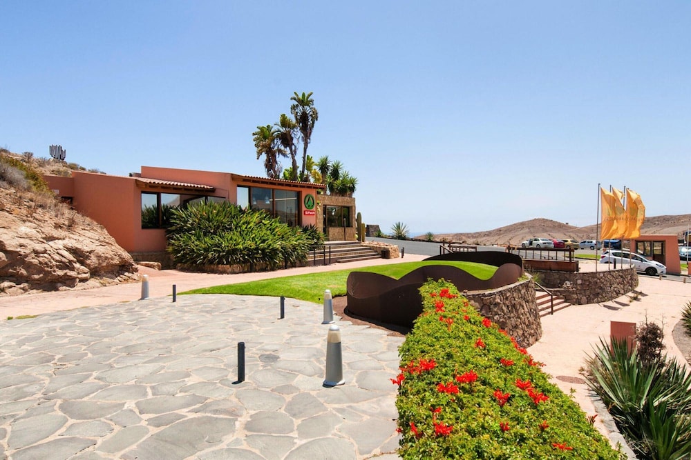 Luxurious Holiday Home With Pool in Maspalomas