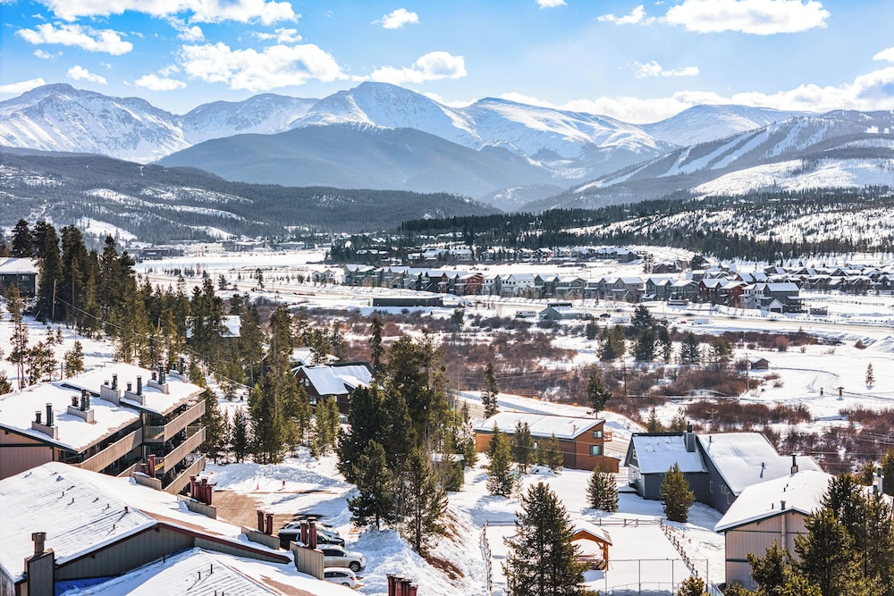 5 Mi to Winter Park Resort: Unit w/ Pool & Hot Tub