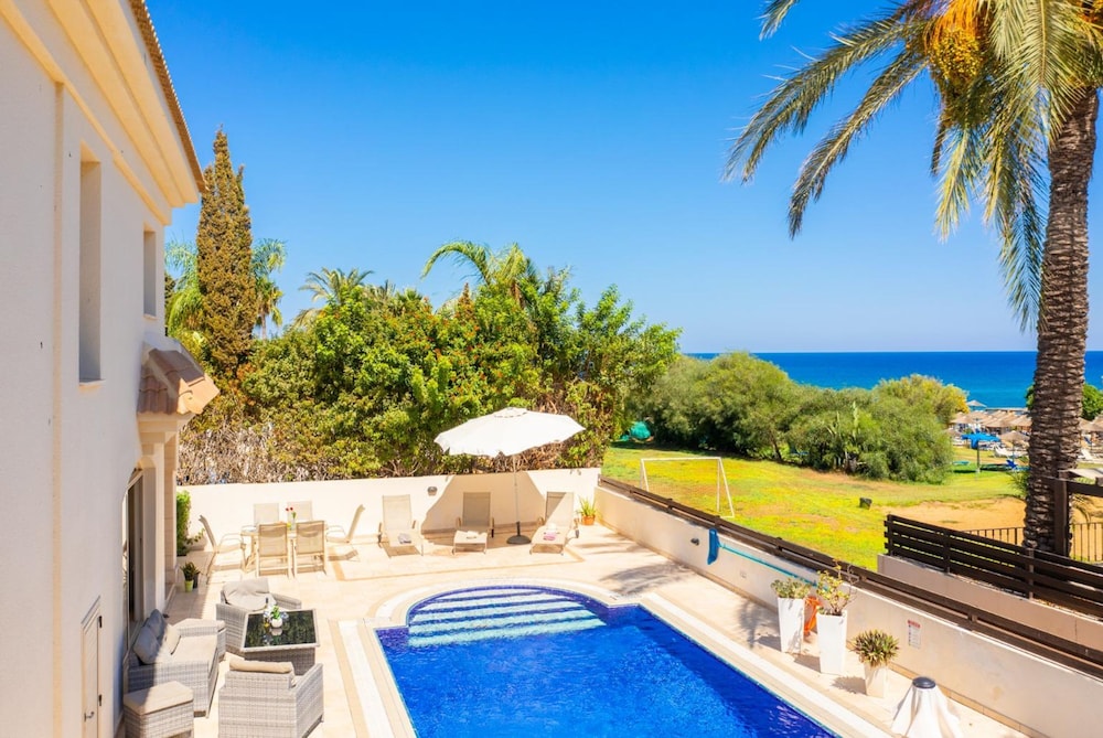 Villa Meli With 3 Bedrooms and 3 Bathrooms