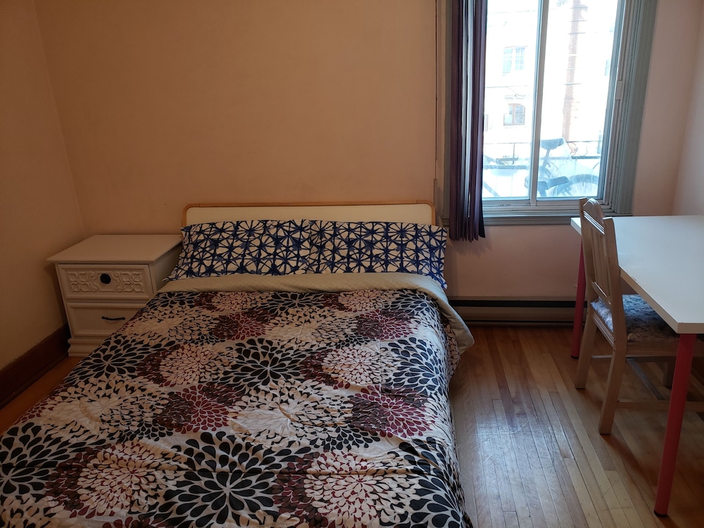 Apartment near Metro Monk Station view 4
