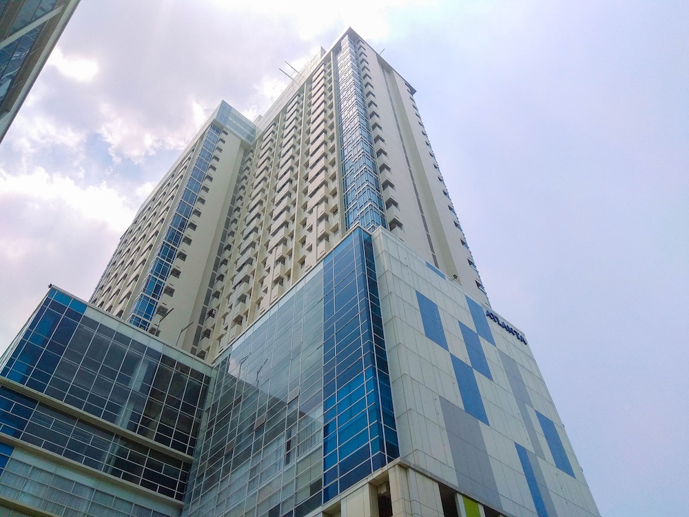 Cozy and Elegant 1BR @ Atlanta Residences view 2