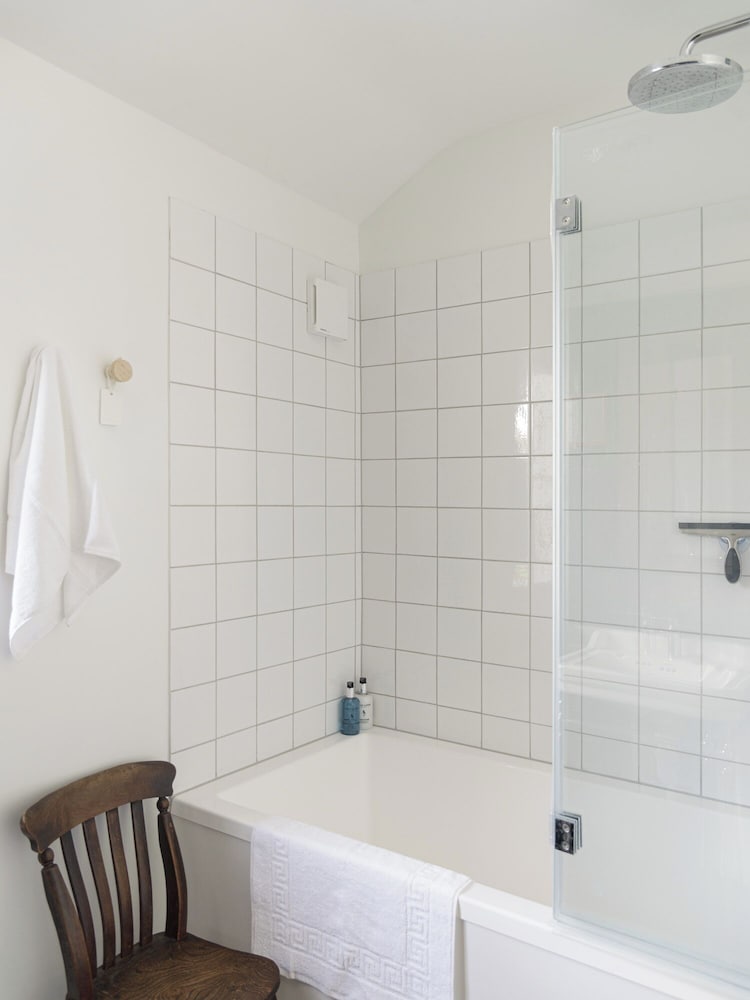 Beautiful 3 Bedroom Home in Bristol