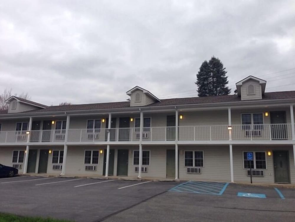 All Suites Inn Budget Host