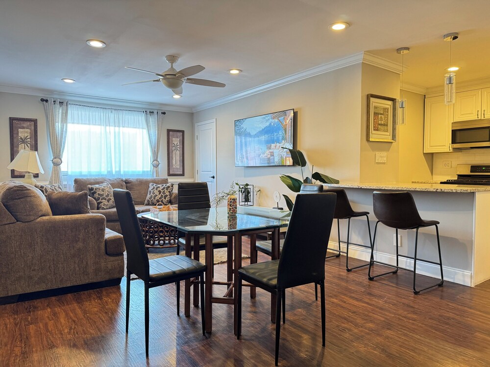 Downtown 3BD City View with Washer Dryer