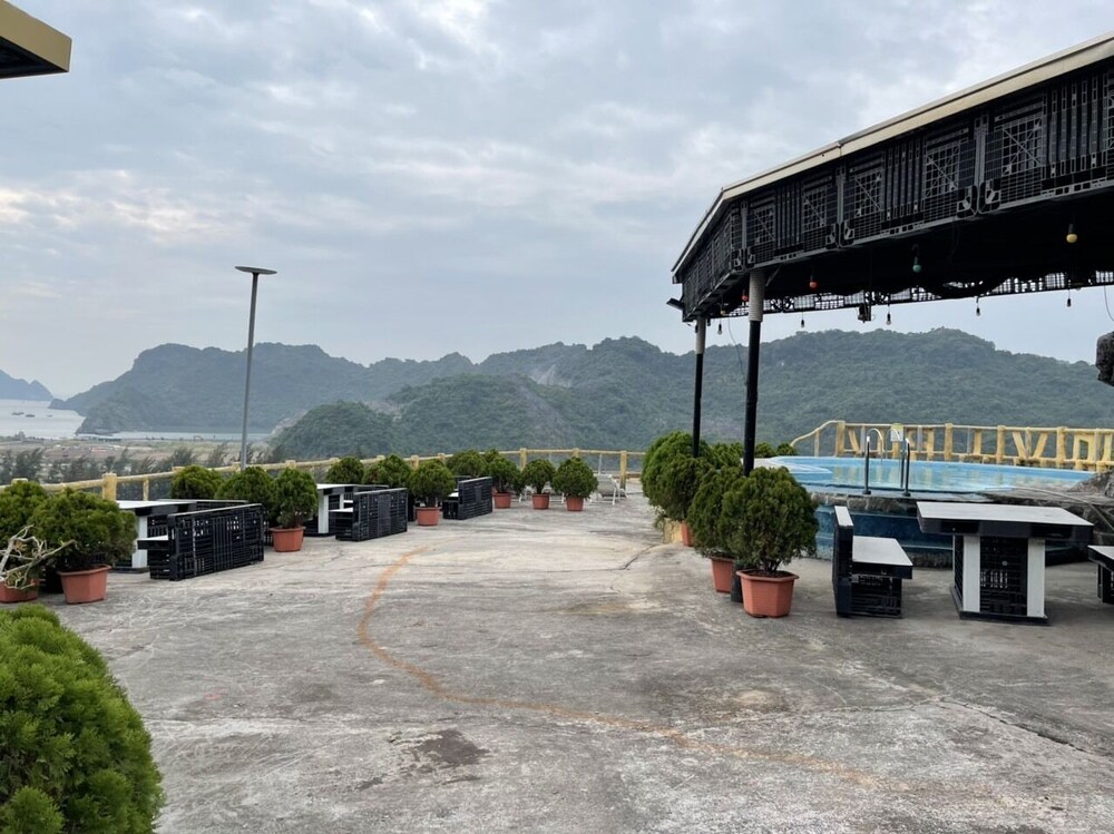 Cat Ba Mountain View