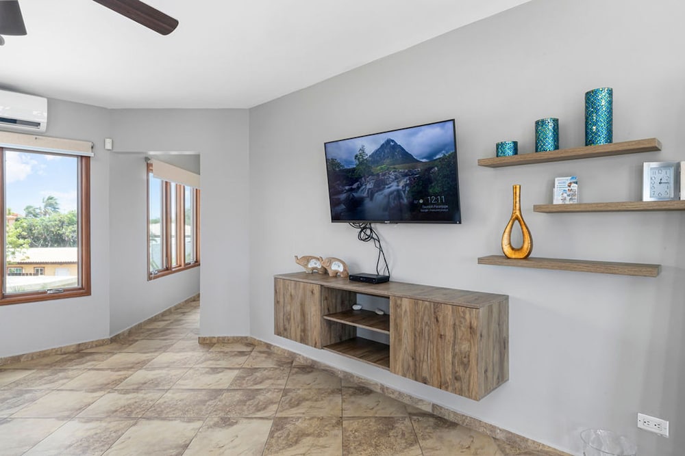 Amazing 4br4ba Villa w Pool Birdsanctuary Views