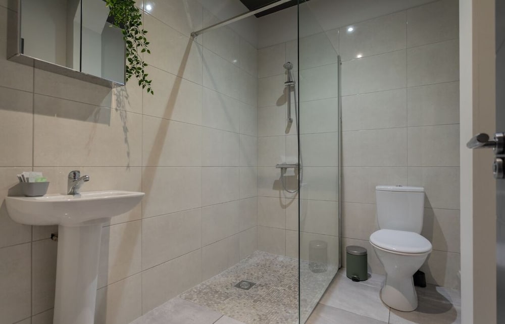 Central Belfast Apartments: 7 Camden Street