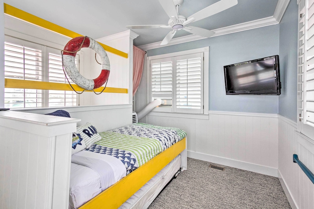 Grand Destin Getaway - Walk a Block to the Beach!