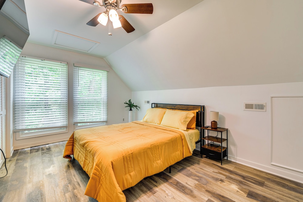 Game Room + Yard: Updated House in Chester!