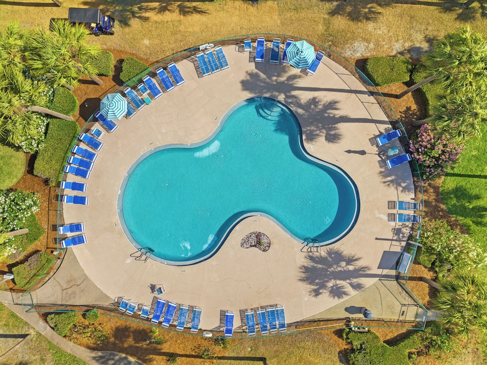 One More Round! 3BR 3BA Sleeps 10! 11 Pools! Golf Courses! Tennis Courts!