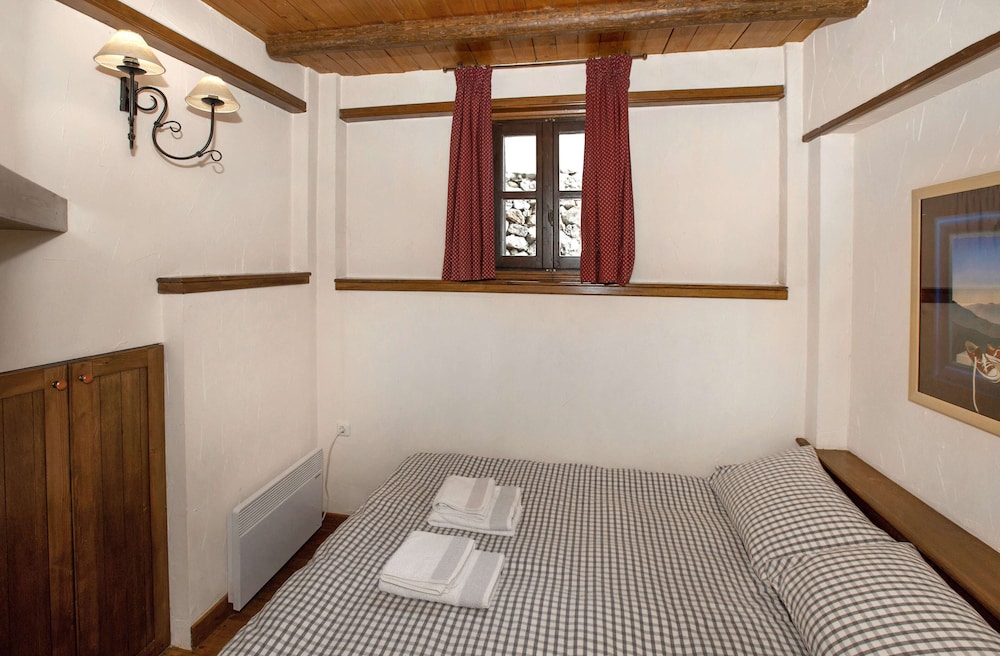 Arachova Nest in the Village by GHH