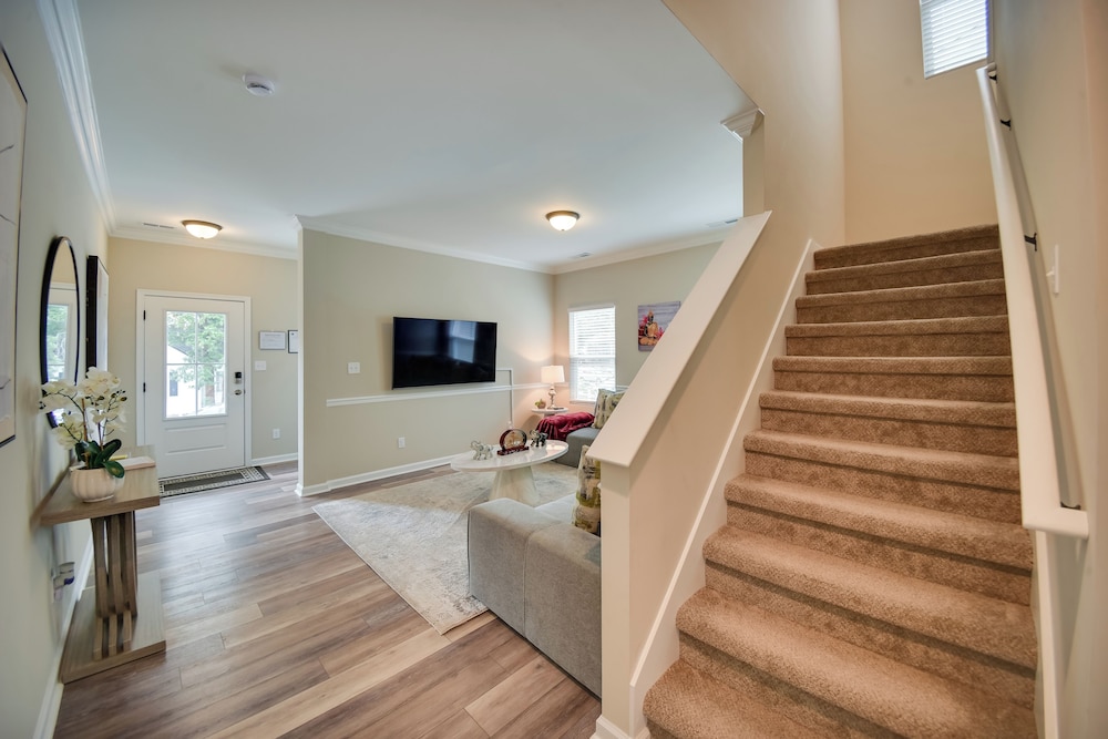Walk to Beach: Group Getaway in Coastal Virginia