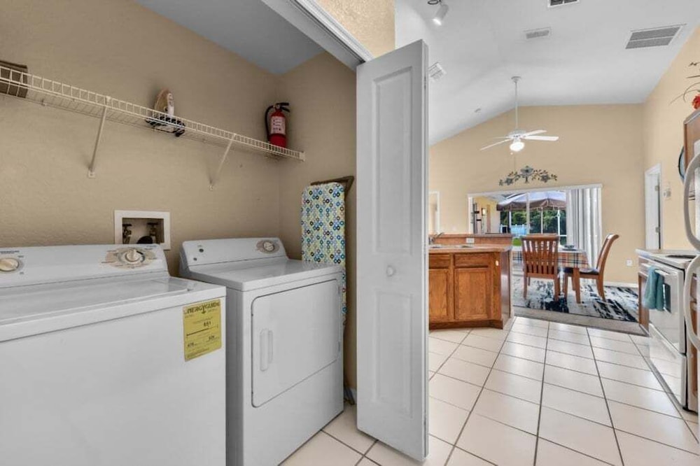 Reserve Retreat - Gated 4br With Pool Near Disney 4 Bedroom Villa