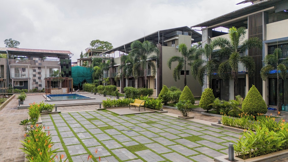 Alaya Stays - Imperial Calista 4BHK near Khandala Hills
