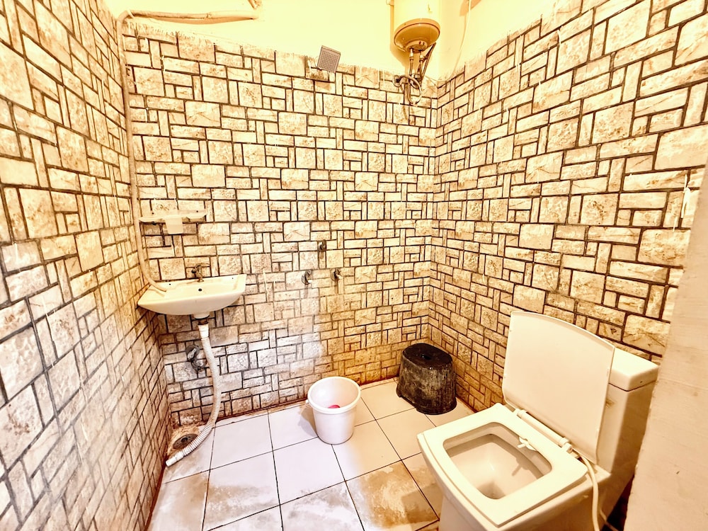 Hotel S P Palace near All Prime Location